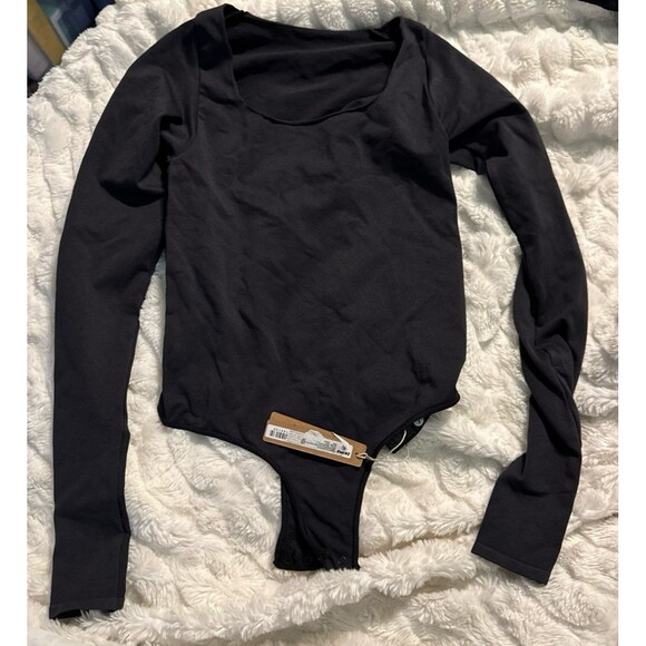 Skims Women's Essential Long Sleeve Scoop Neck Bodysuit Top Shirt Sz XXS/XS Onyx - Picture 3 of 5